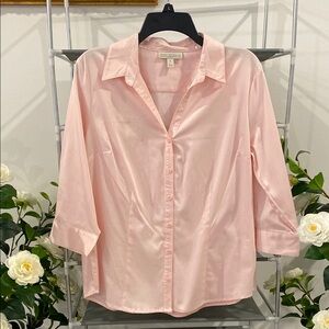 Women's Pink Button-Up Top